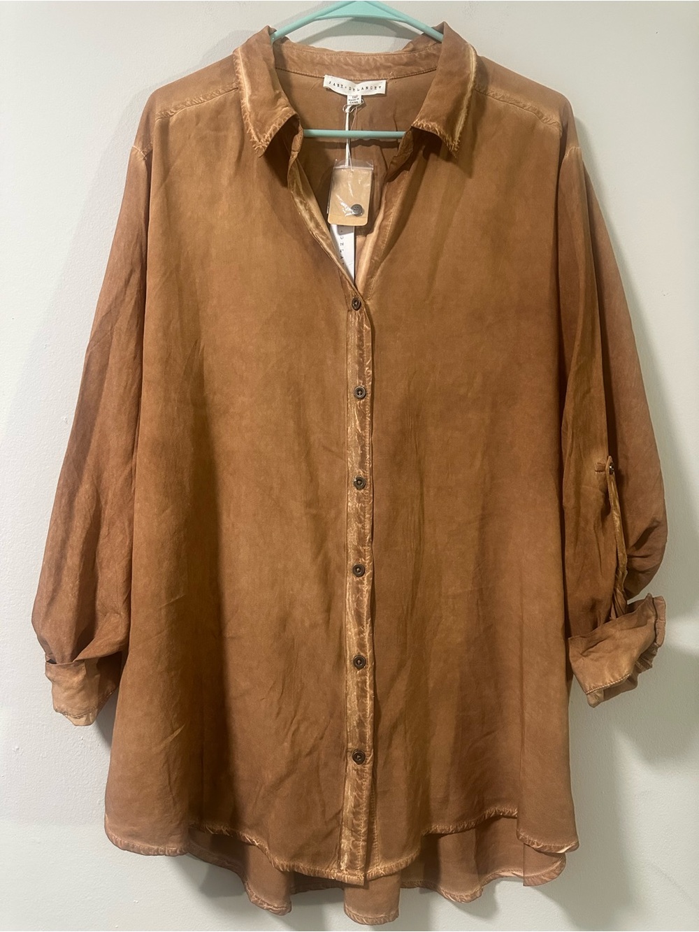 Bagatelle Women's Button-Down Shirt in Camel Brown